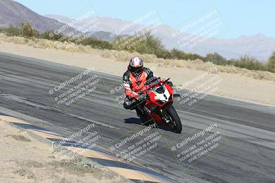 media/Dec-04-2025-Racers Edge (Thu) [[5ebc9f124d]]/3-B Group/7-Session 4 (Turn 10 Inside)/